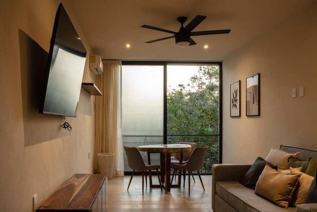 New 1 Bedroom -
