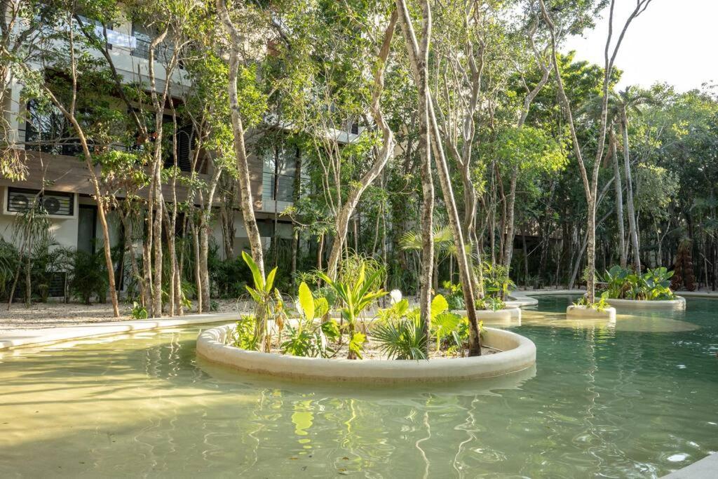 New 1 Bedroom - *