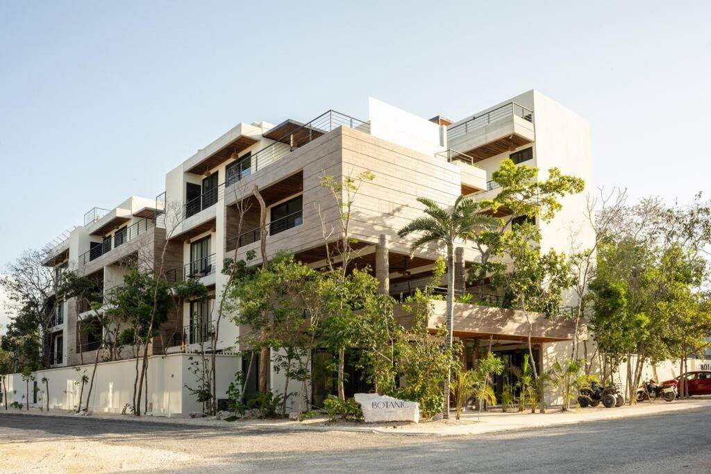 New 1 Bedroom - *